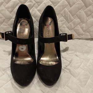 Black Mary Jane heels